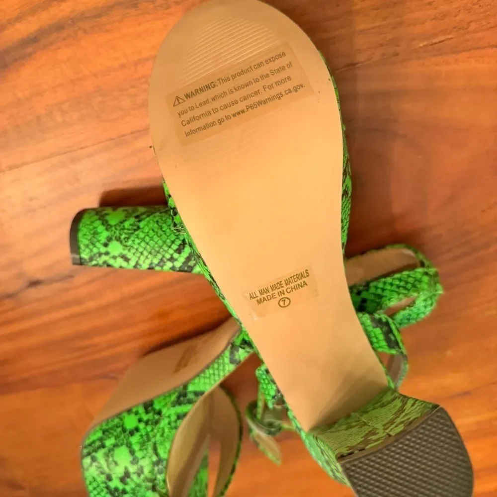 Nordstrom: Lime Green faux Snakeskin Platform Heels NWOT SZ 7